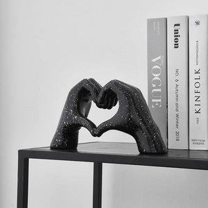 Nordic Creative Heart Gesture Sculpture Resin Abstract Hand Love Statue Figurines Wedding Home Living Room Desktop Decoration