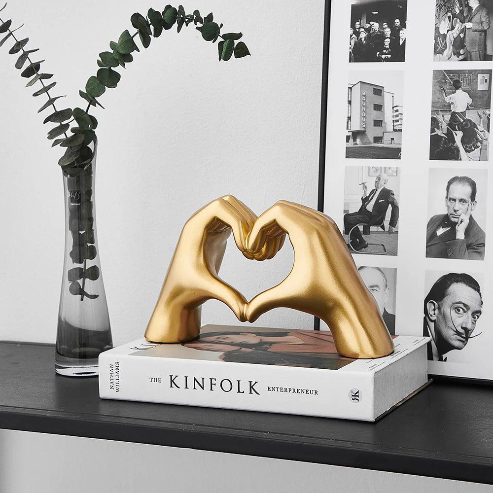 Nordic Creative Heart Gesture Sculpture Resin Abstract Hand Love Statue Figurines Wedding Home Living Room Desktop Decoration