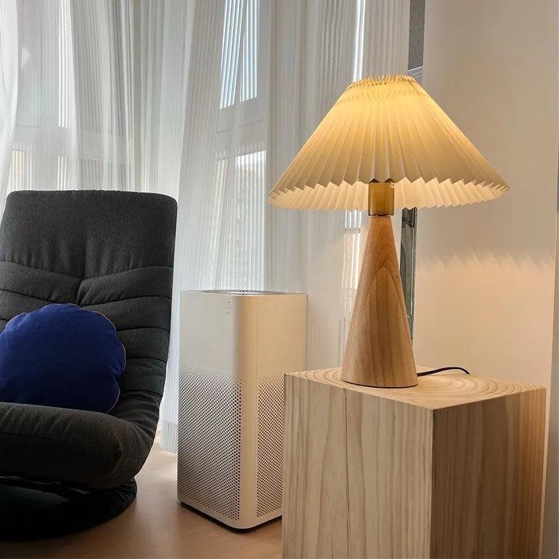 Nordic Pleated Table Lamp INS Solid Wood Table Lights Study Reading Lamps Bedroom Living Room Home Decoration Lighting E27